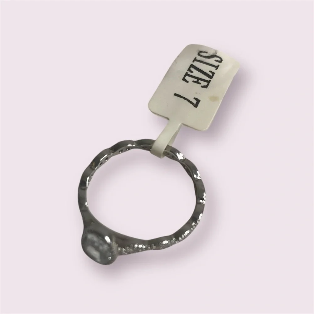 Elegant Silver Ring with Clear Gemstone - Picture 1 of 5